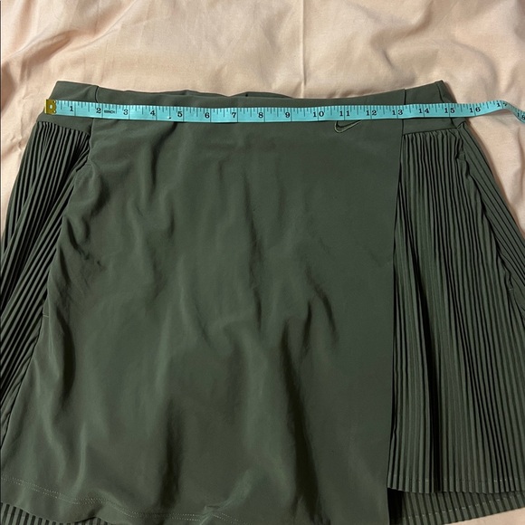 Nike Olive Green Dri-Fit Pleated Skort Size M Tennis Prep Golf Running Skirt - Picture 9 of 15